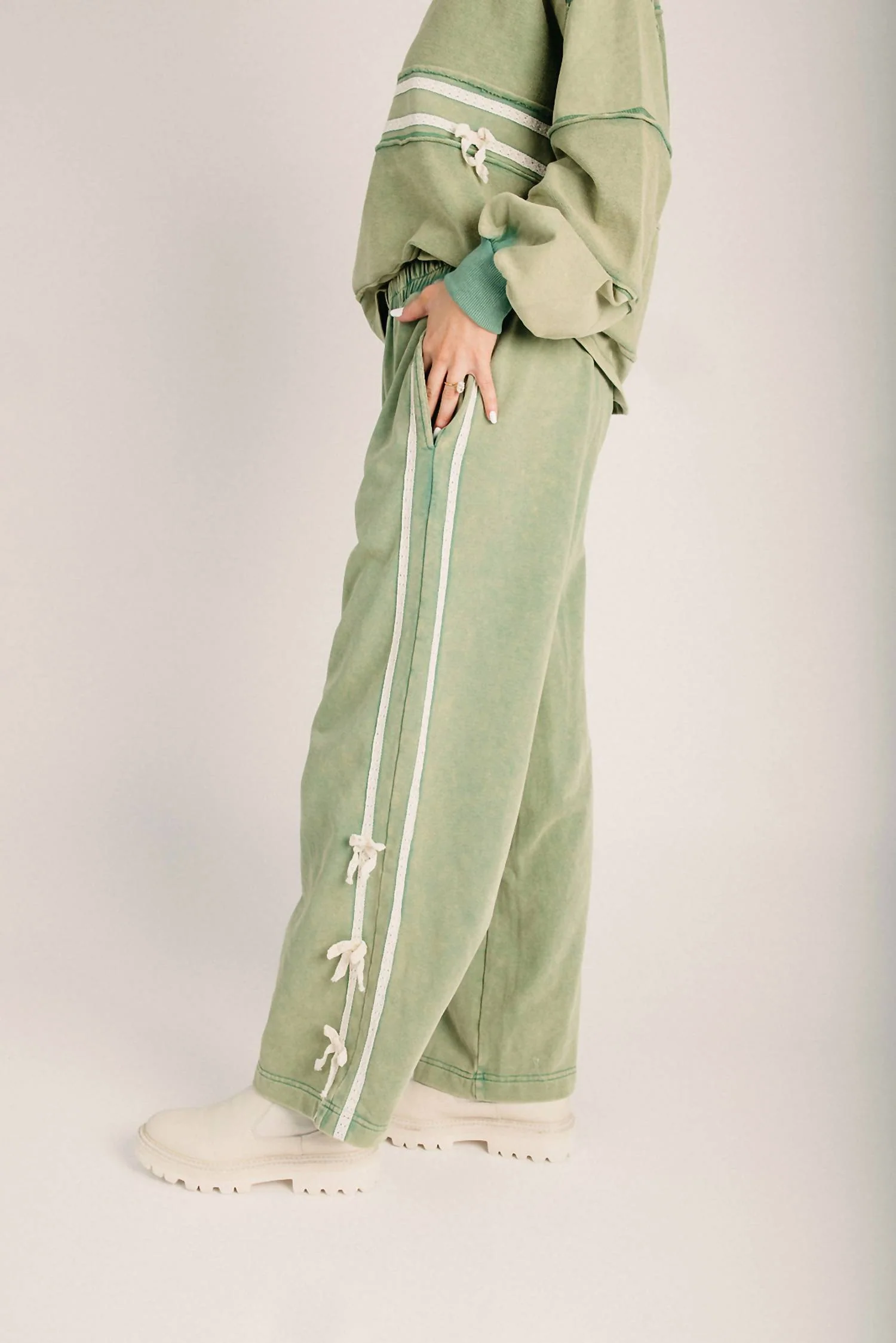 Pull On Side Bow Stripe Wide Leg Pants In Matcha - Image 3