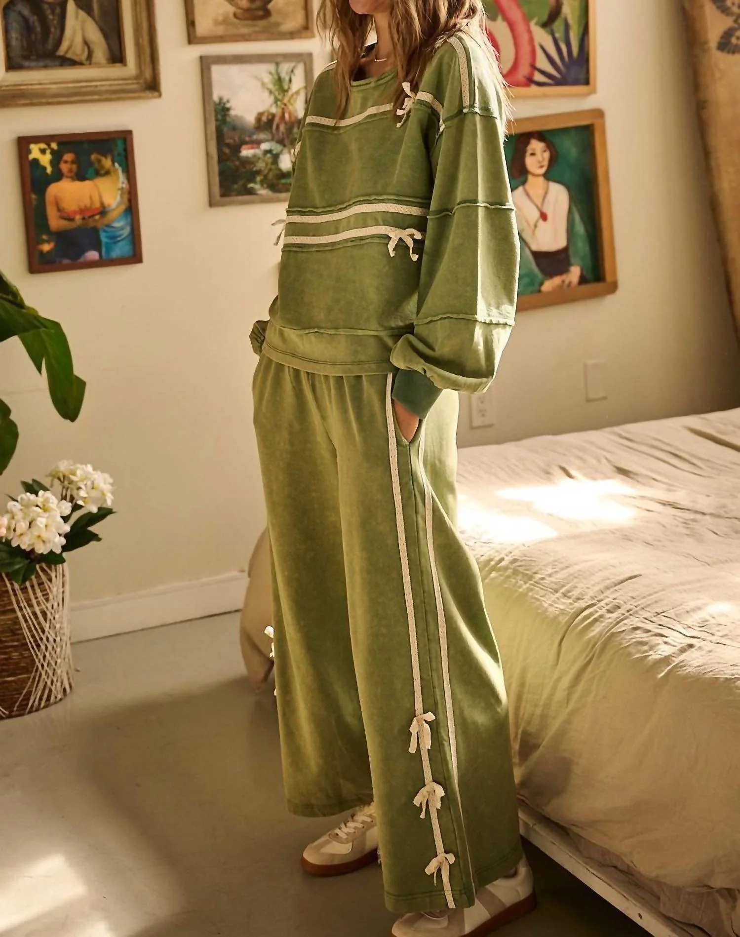 Pull On Side Bow Stripe Wide Leg Pants In Matcha - Image 4