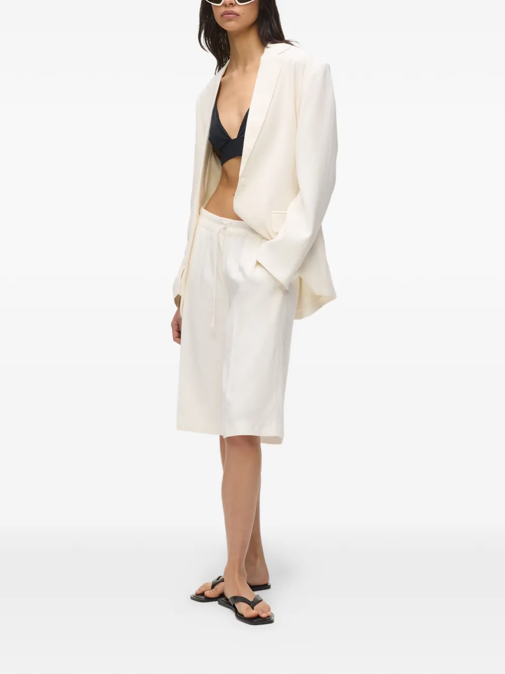 Relaxed Fit White Shorts with Elastic Waistband - Image 3