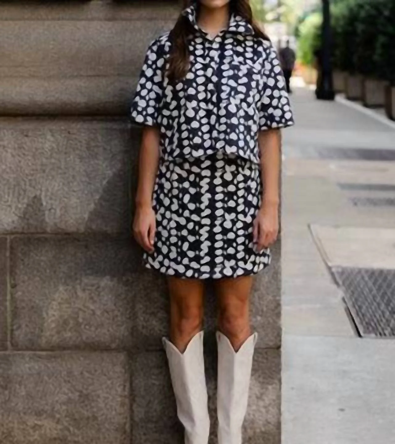Remi Crop Button-Down Top In Stingray - Image 4