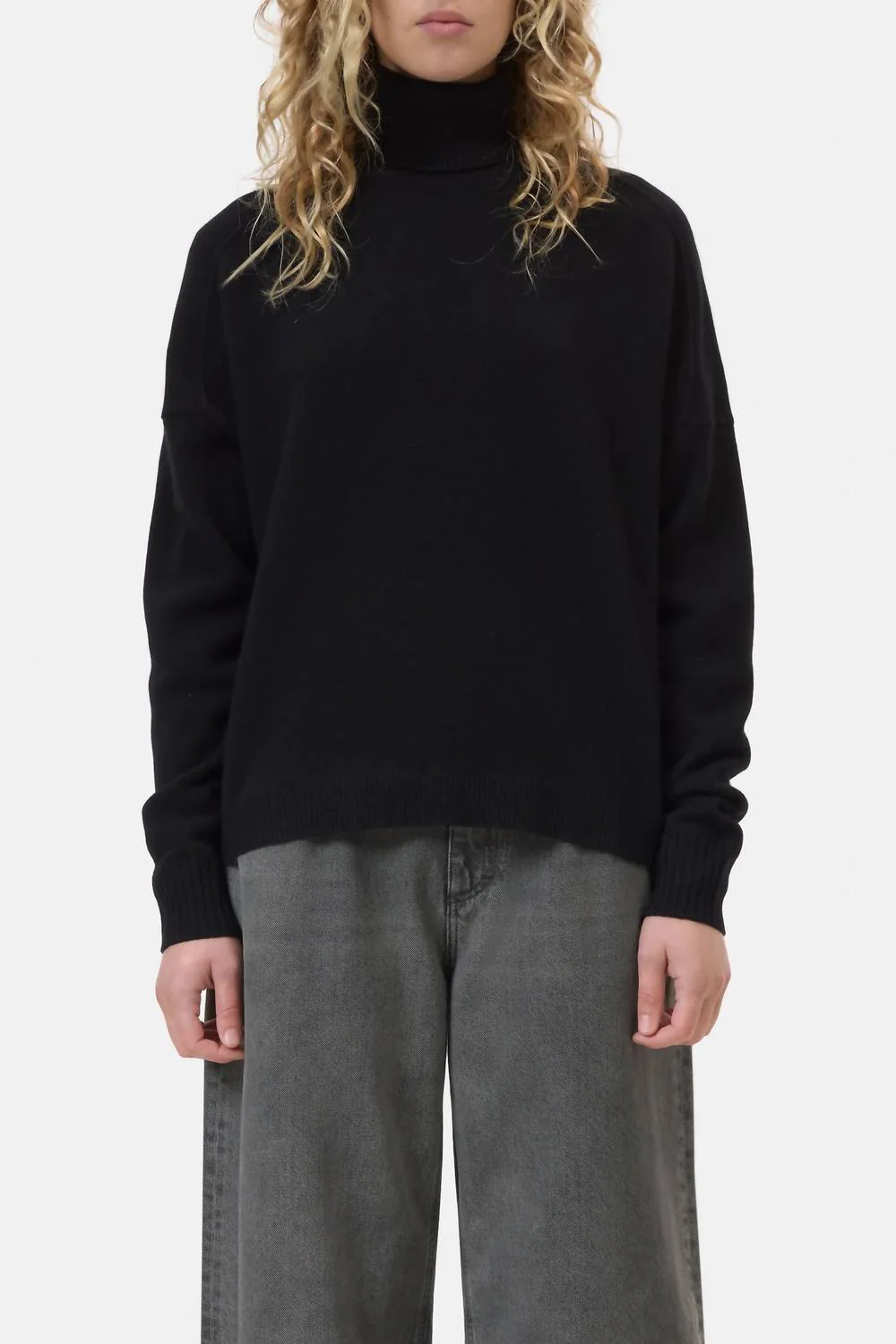 Rolli Turtleneck Merino Wool Sweater In Black
