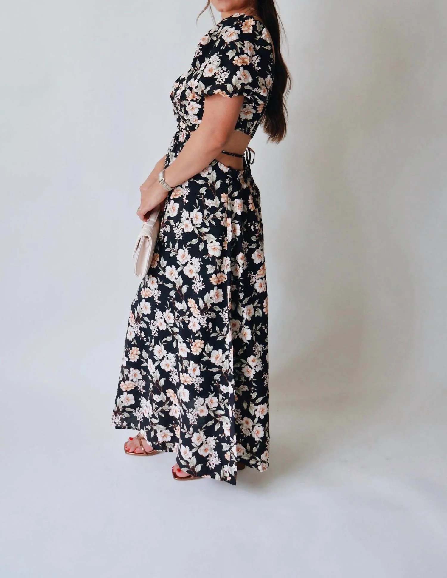 Romanticize Puff Sleeve Floral Dress In Black /cream Florals - Image 2