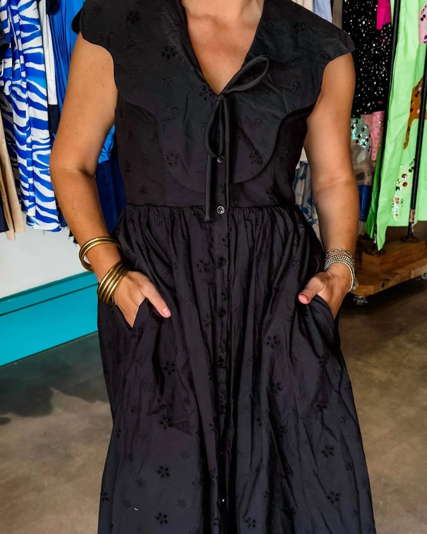 Scallop Collar Midi Dress In Black - Image 2