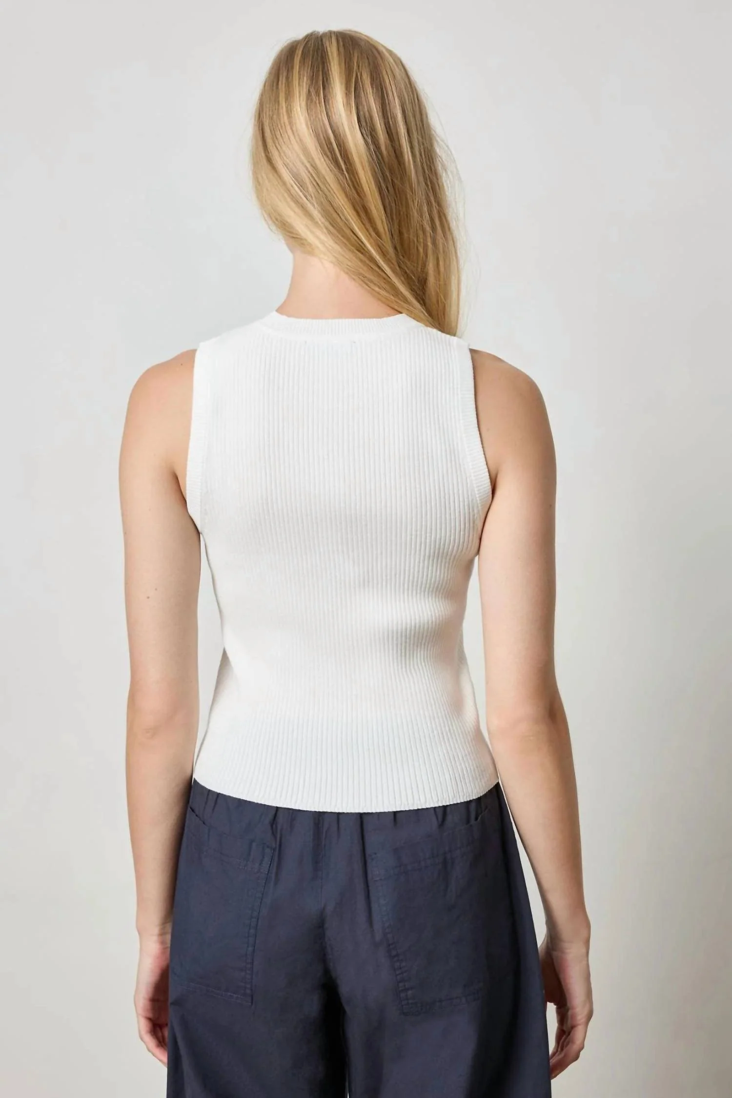 Short Perfect Tank In White - Image 2