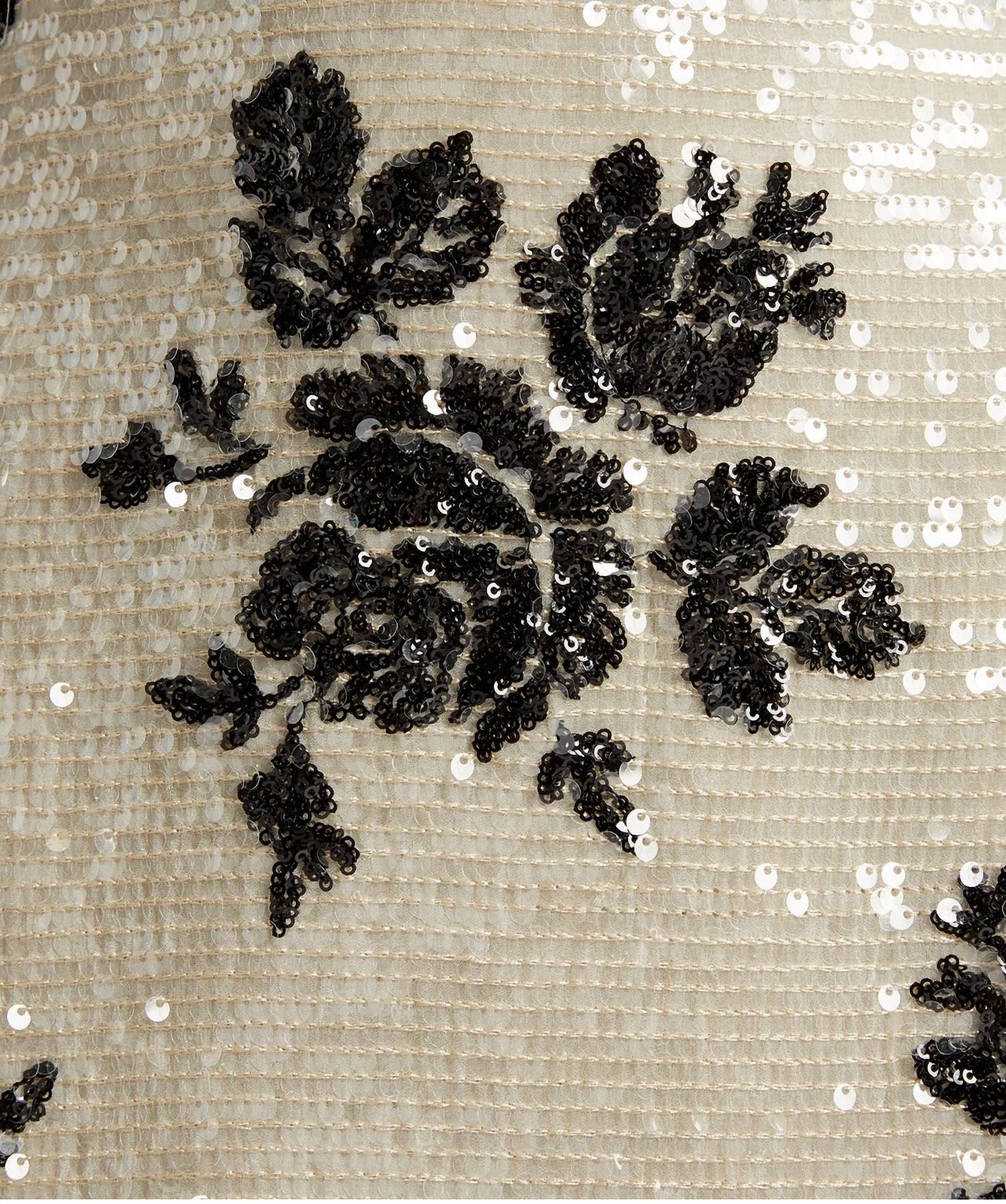 Short Sleeve Floral Sequined Pencil Dress In White/black - Image 4