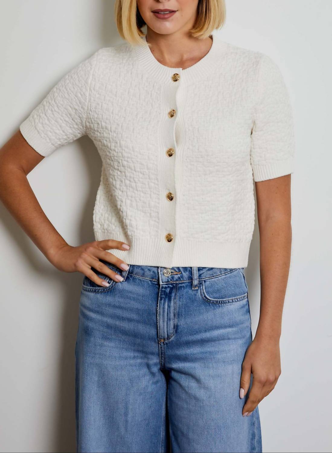 Short Sleeve Sweater In White