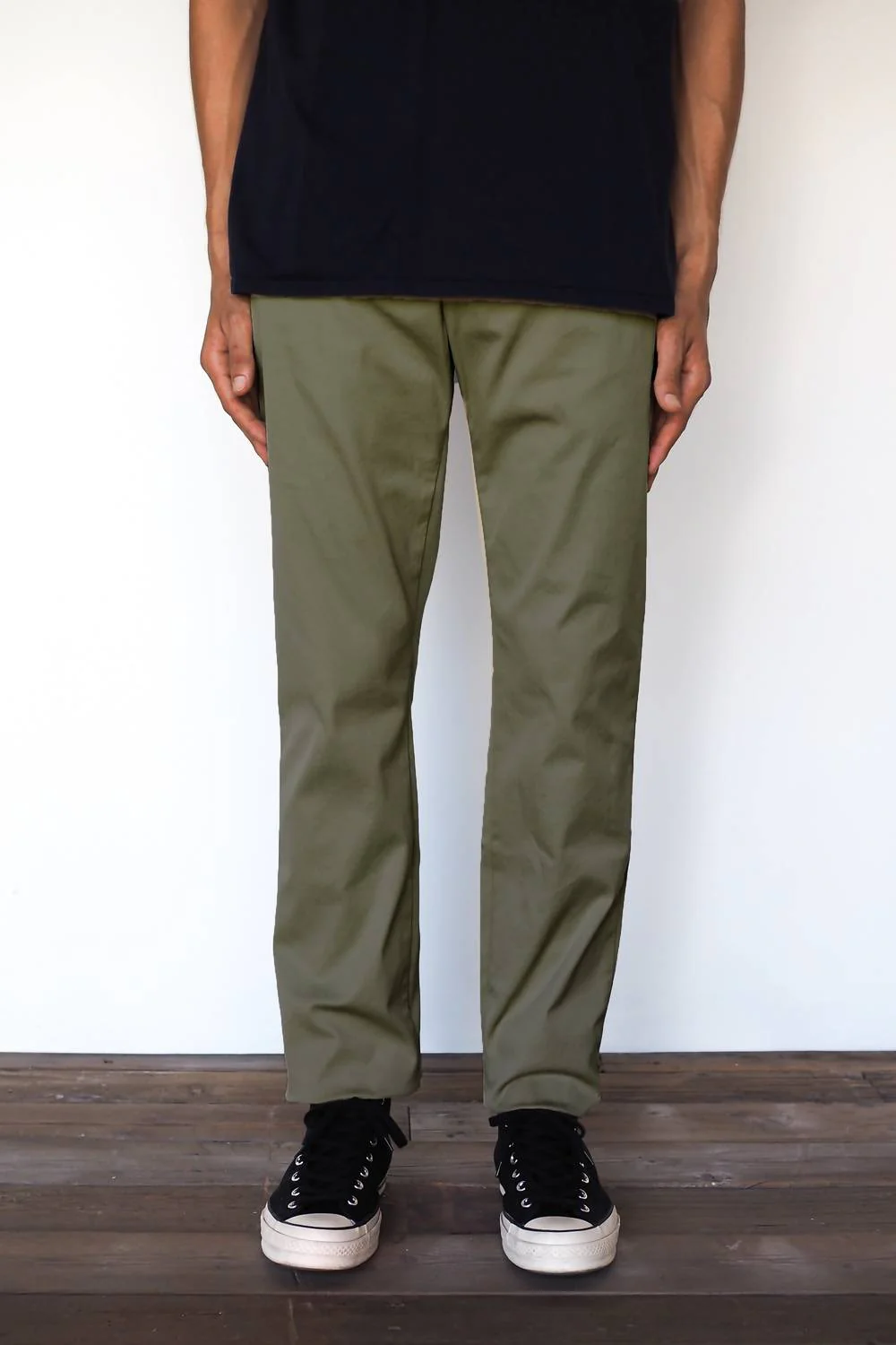 Slim Taper Stretch Chino Pants In Sage