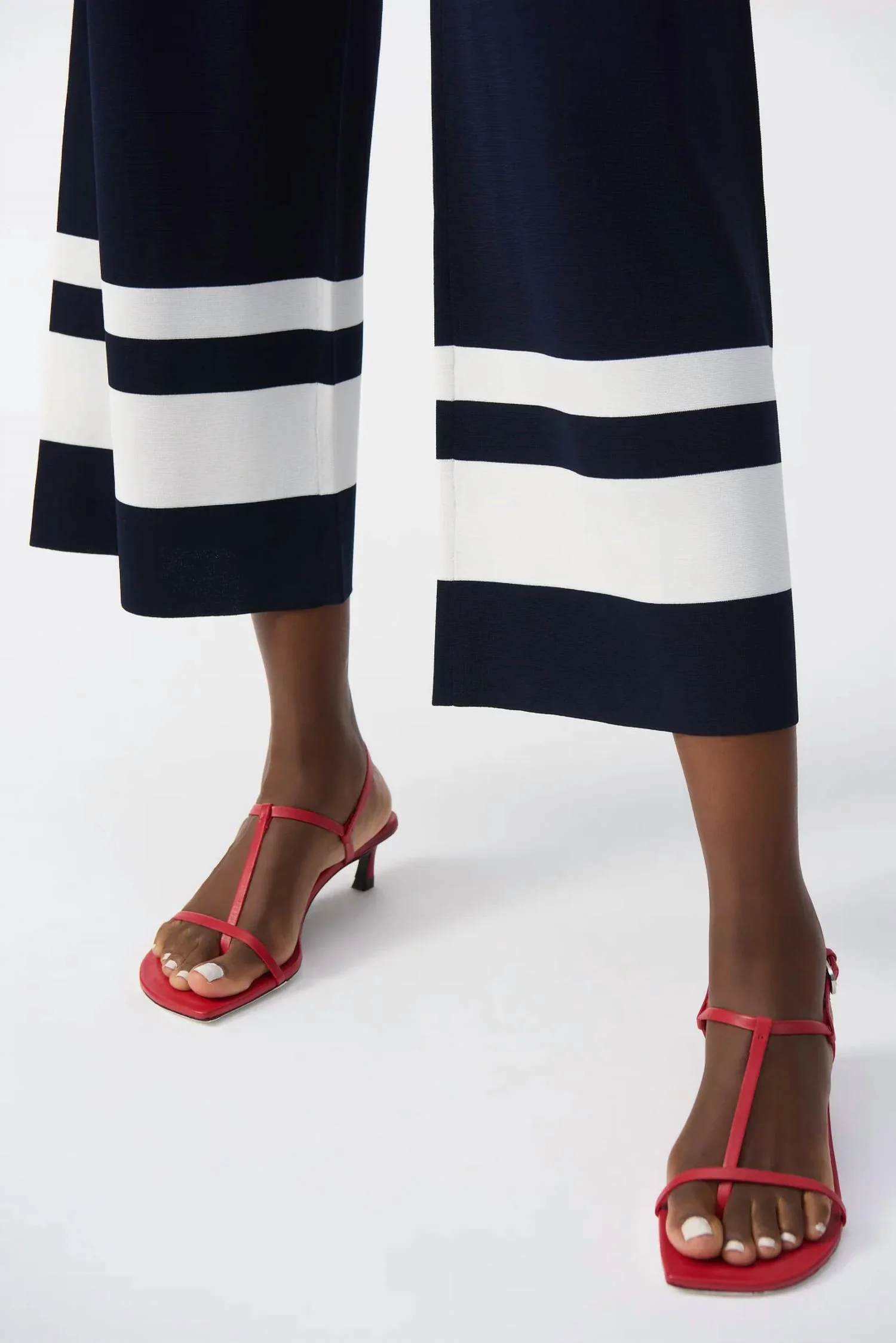 Stripe Pull On Wide Leg Culotte Pants In Midnight Blue/vanilla - Image 3