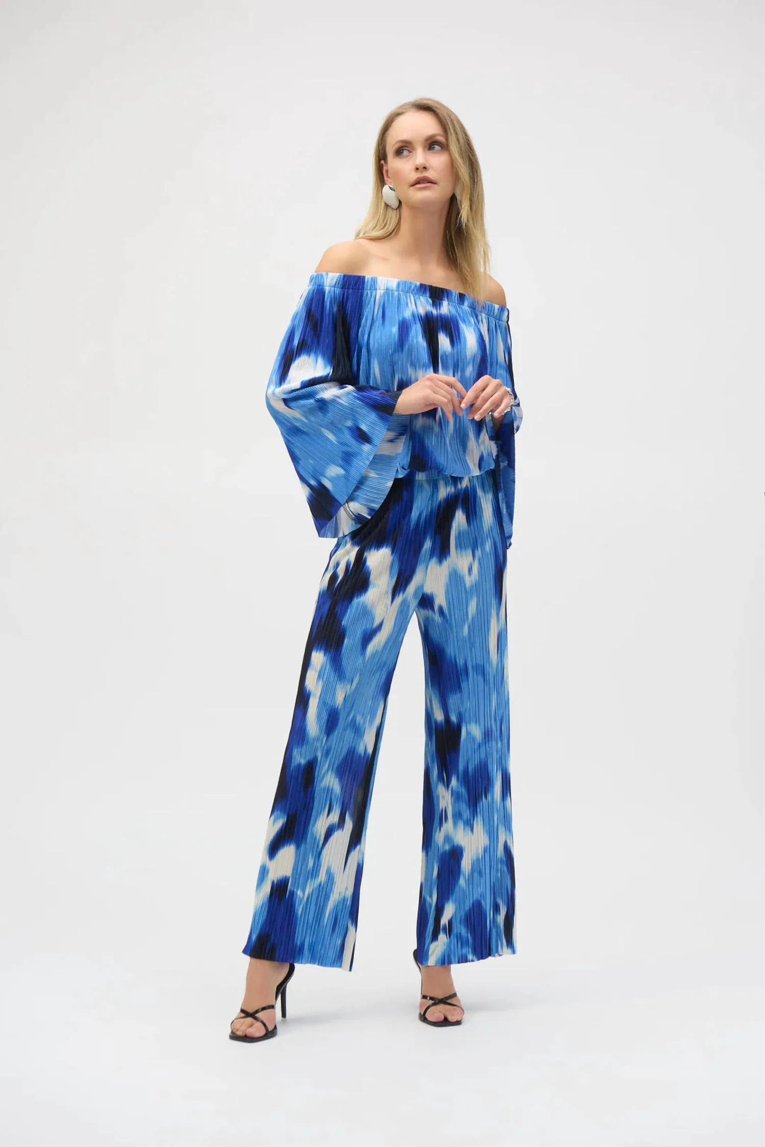 Tropical Print Pleated Off-Shoulder Top In Blue/vanilla