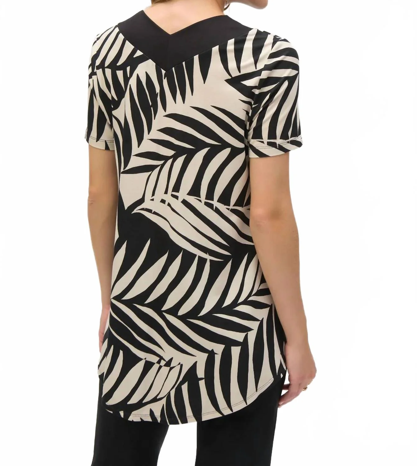 Tropical Print Short Sleeve Top In Black/multi - Image 3