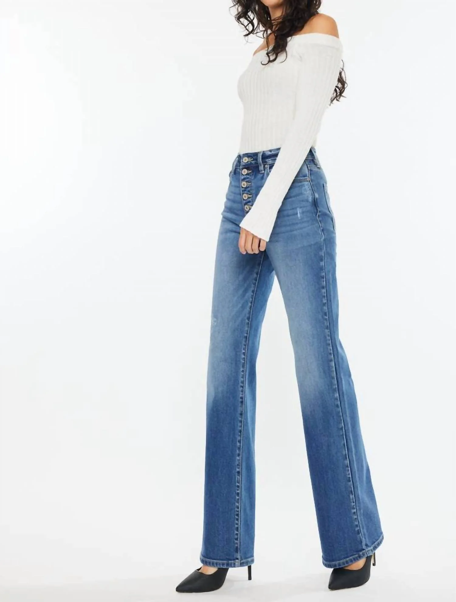 Ultra High Rise 90S Flare Jeans In Medium Wash - Image 5
