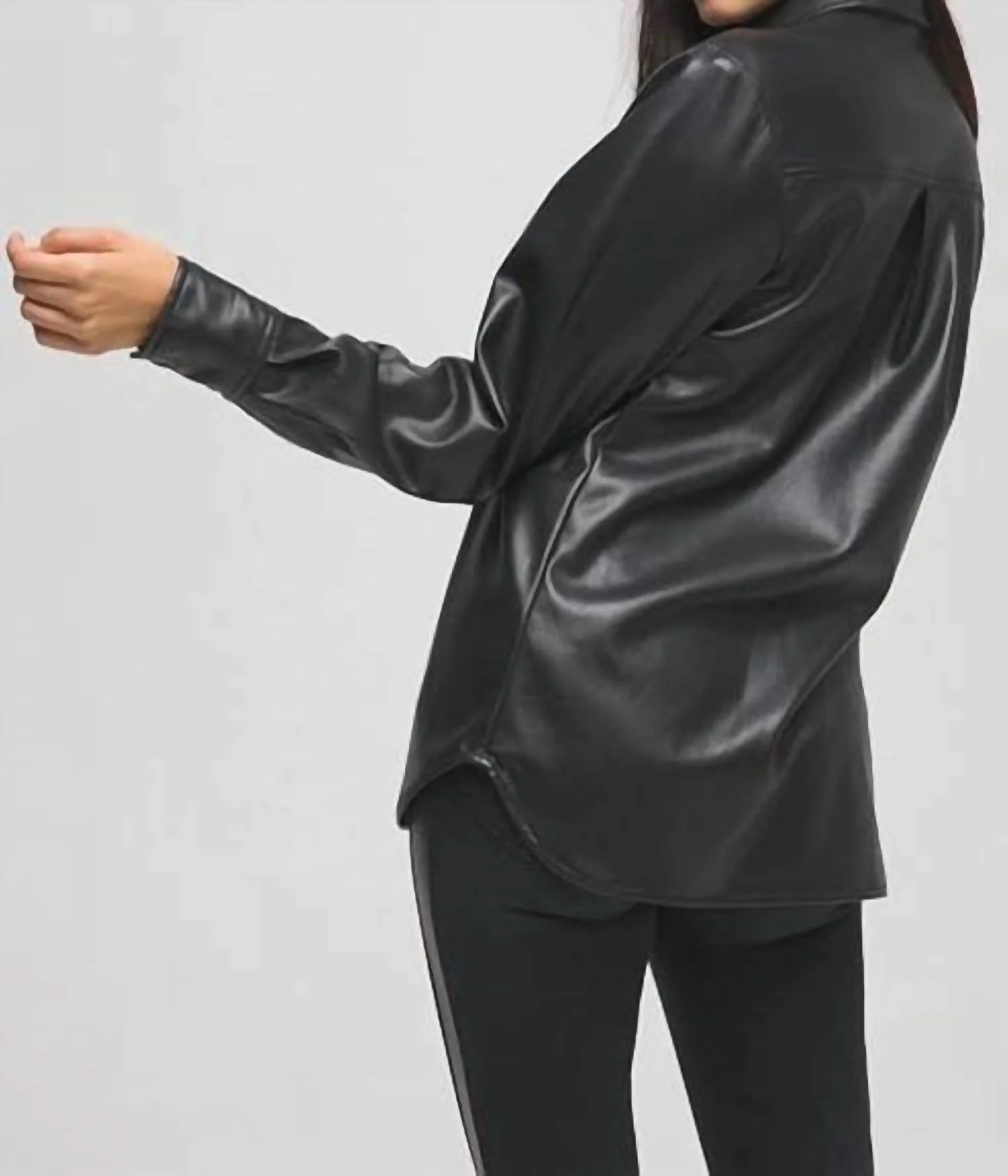 Utility Shirt In Black - Image 2
