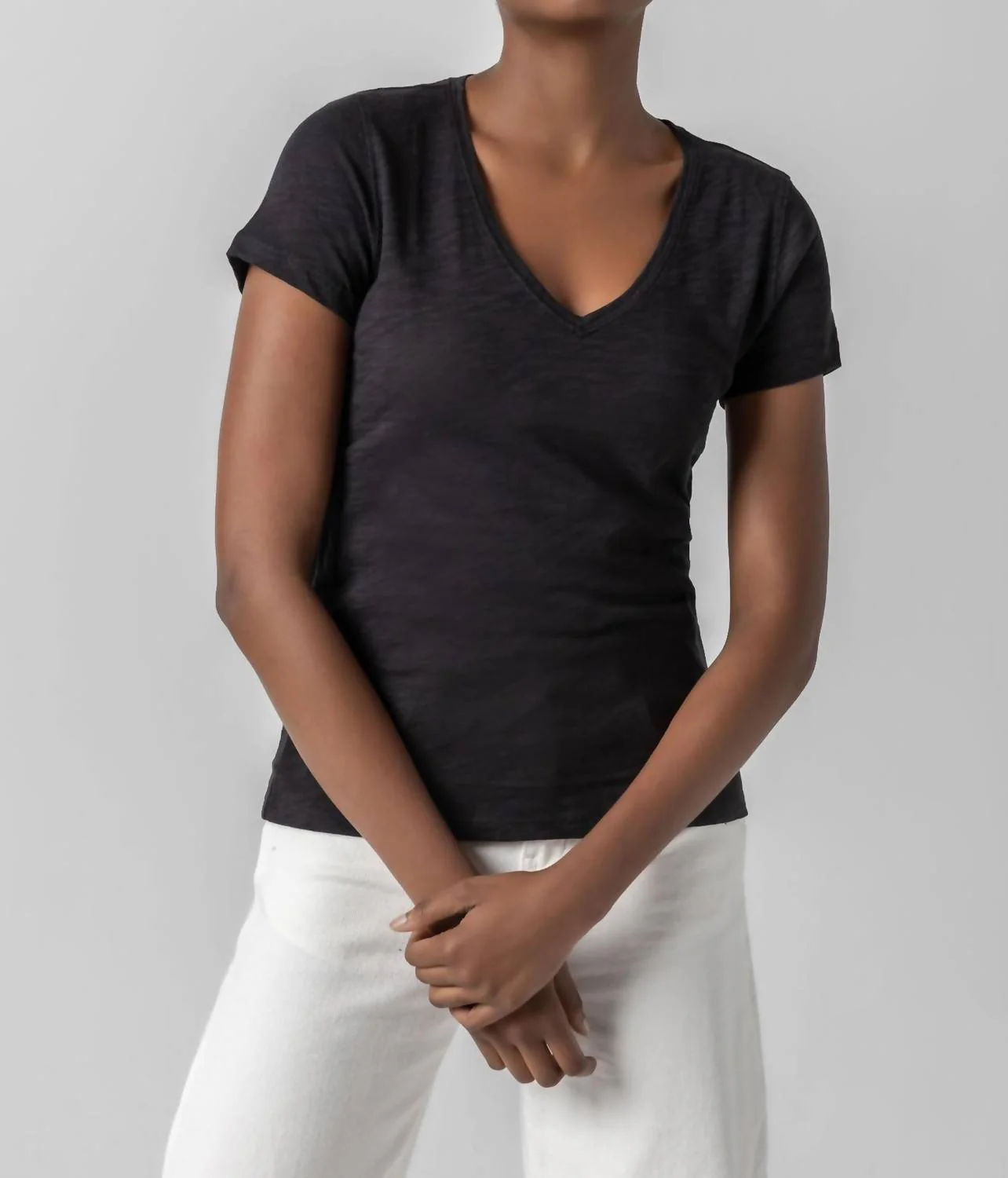 V-Neck Short Sleeve Back Seam Tee In Black - Image 3