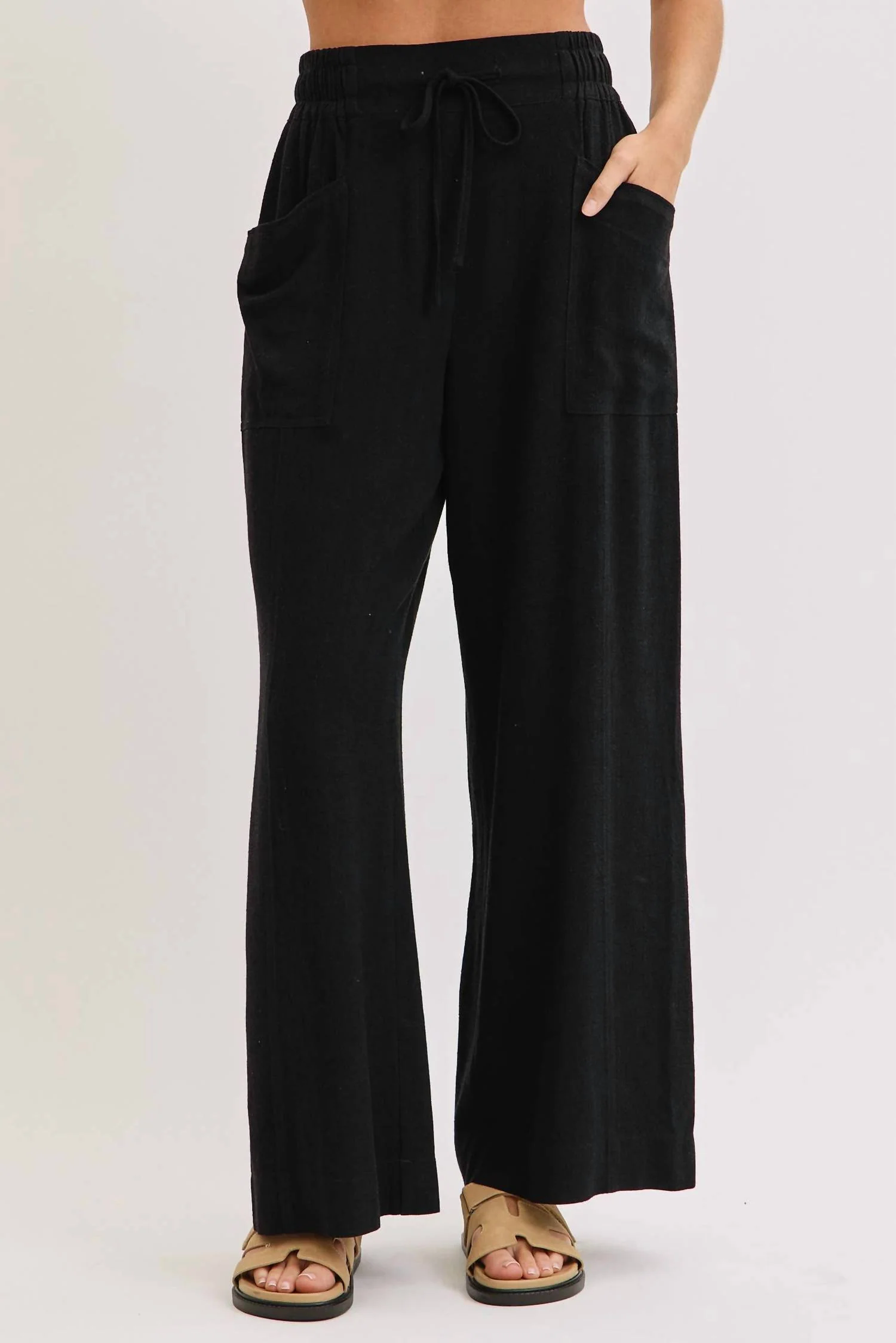 Wide Leg Drawstring Pants With Pockets In Black - Image 4