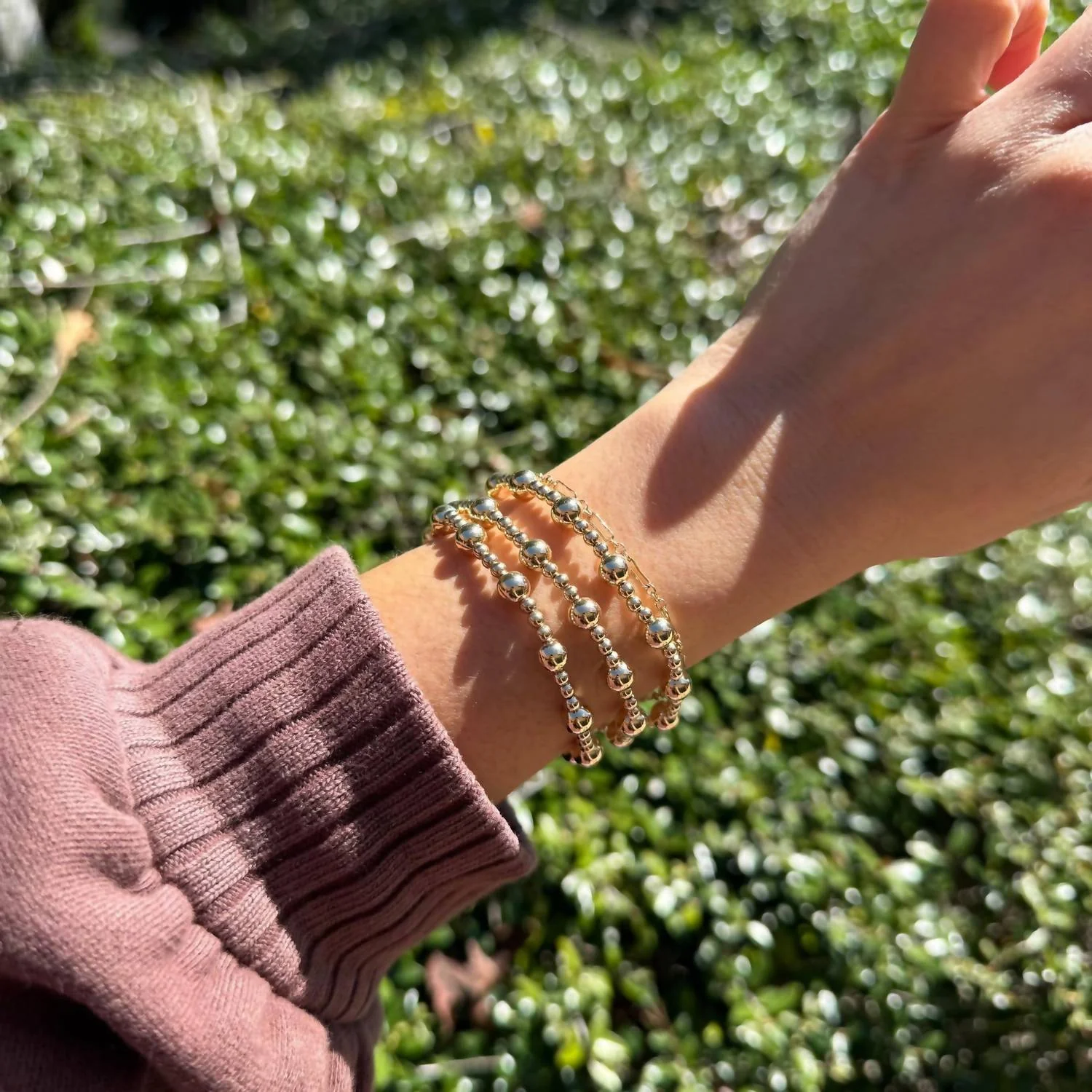 Women's Classic Sincerity Pattern Bead Bracelet In Gold - Image 2