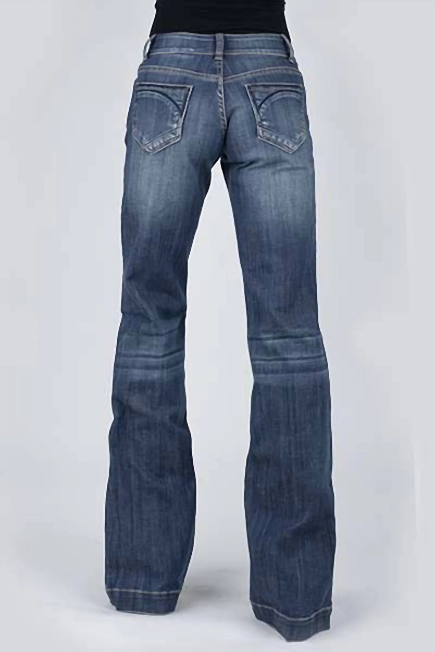 Women's Diangle Pieced Back Pocket Jean In Blue - Image 2