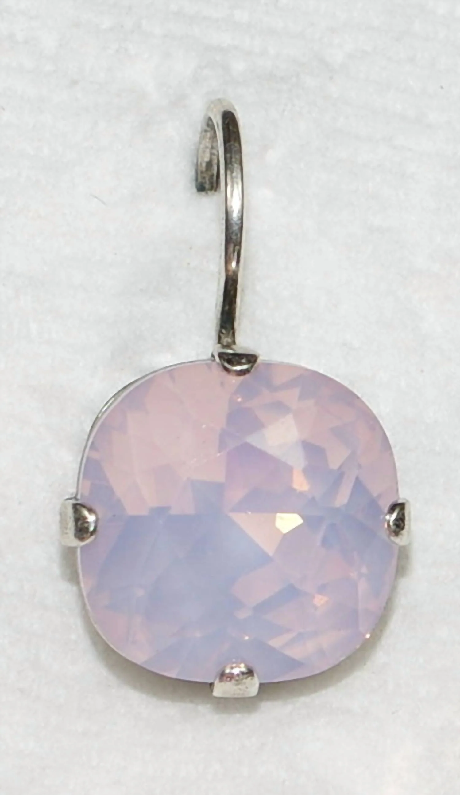 Women's Drop Earrings In Pink