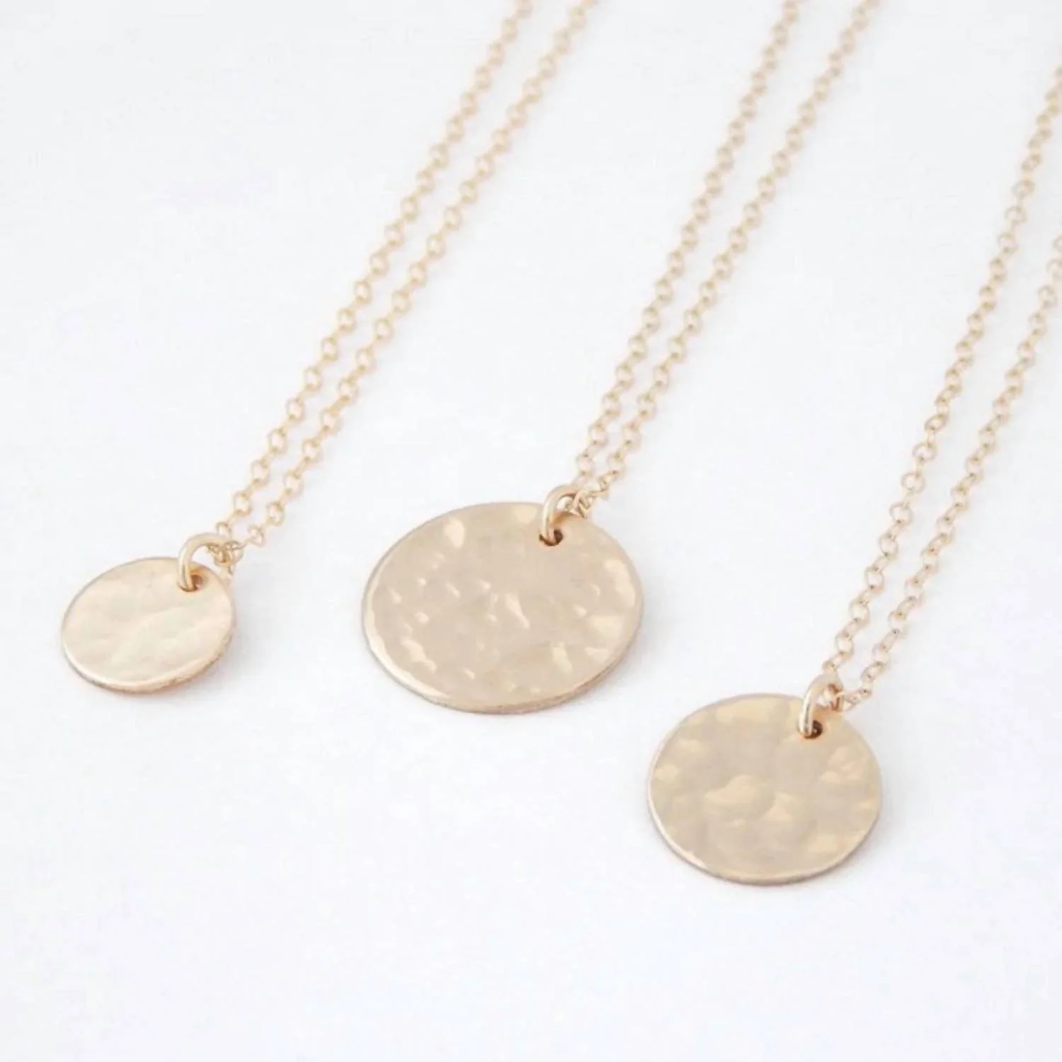 Women's Hammered Disc Necklace In Gold - Image 3
