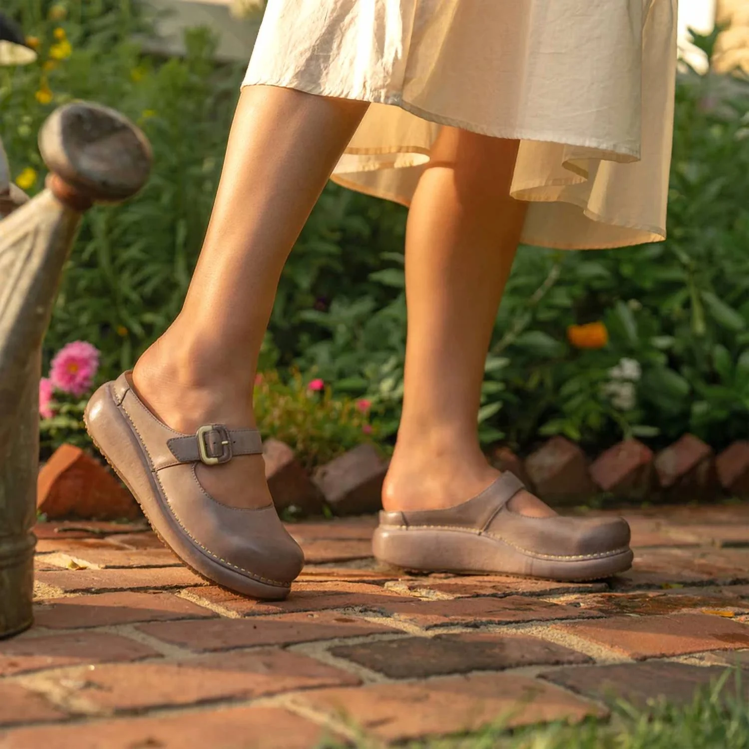 Women's Kimberly Clog In Dusty Lilac - Image 2