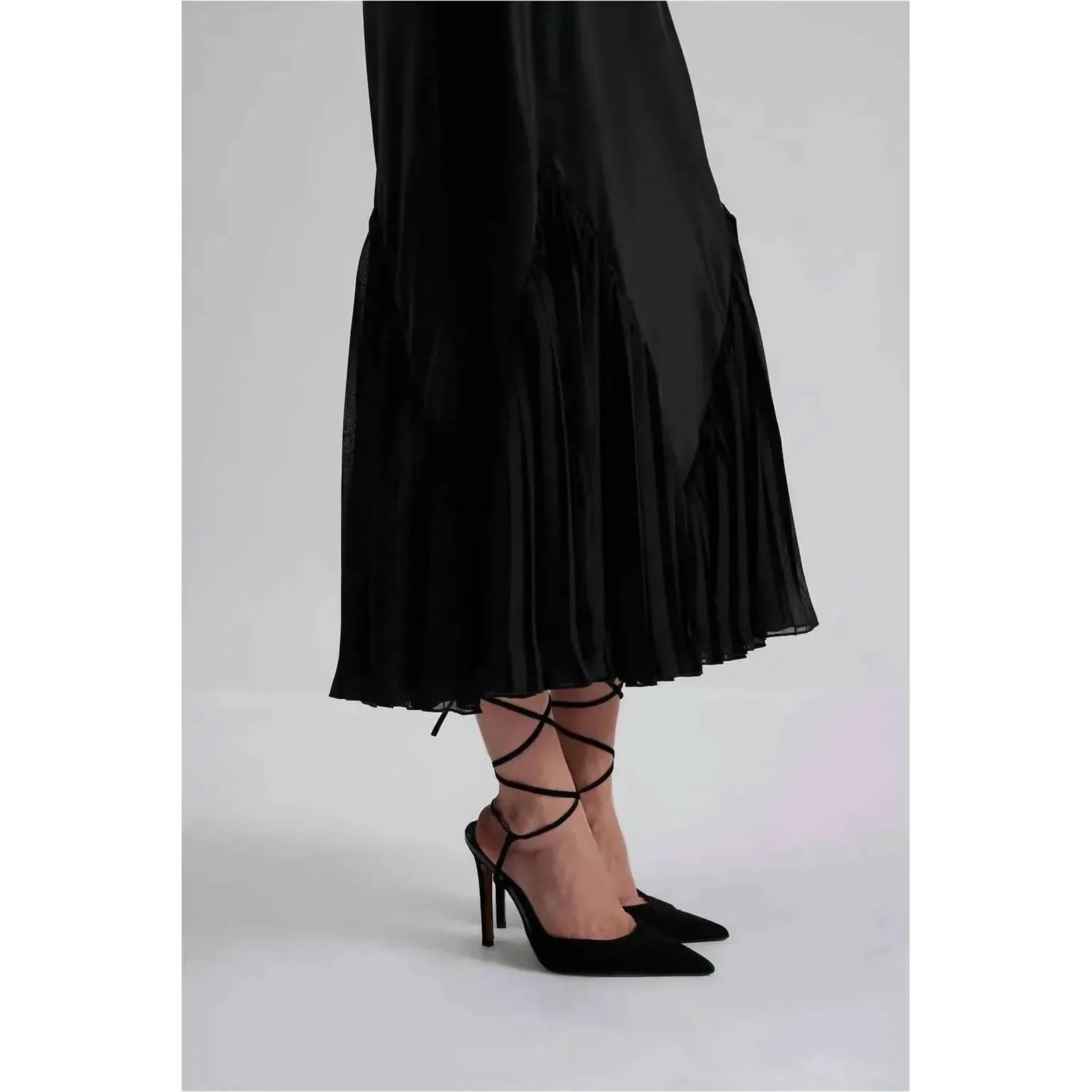 Women's Penelope Frill Detailed Midi Skirt In Black - Image 3