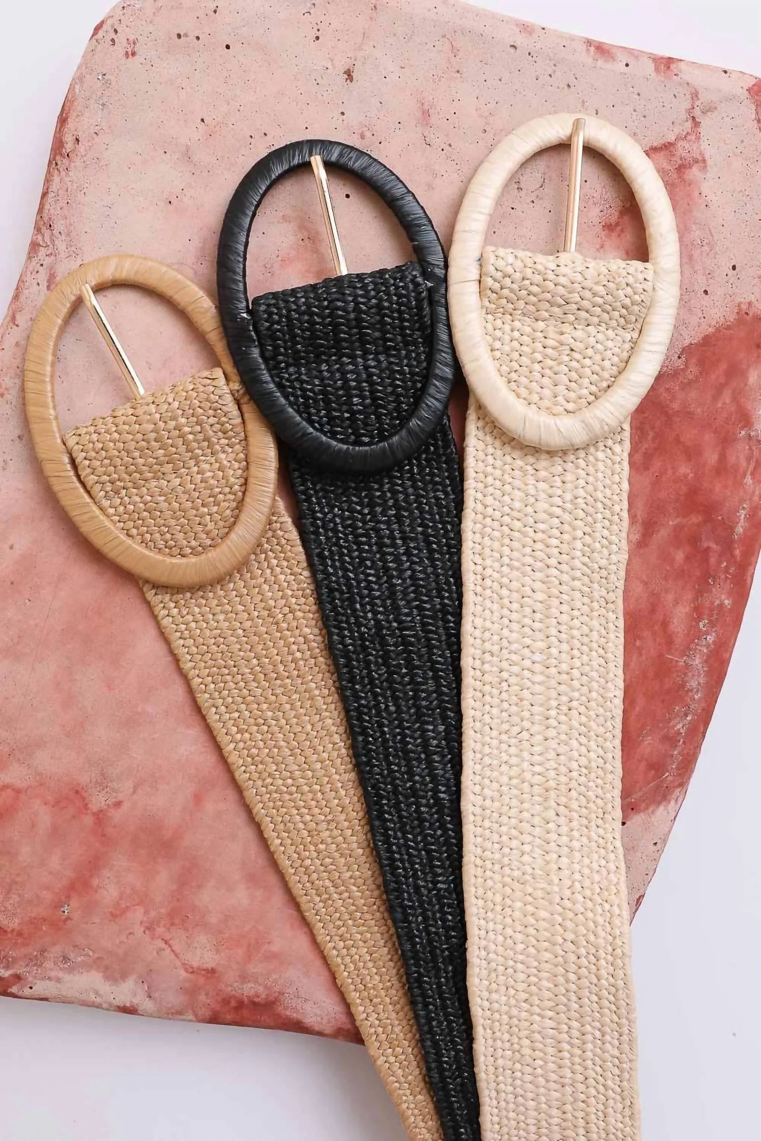 Women's Raffia Oval Buckle Belt In Black - Image 2
