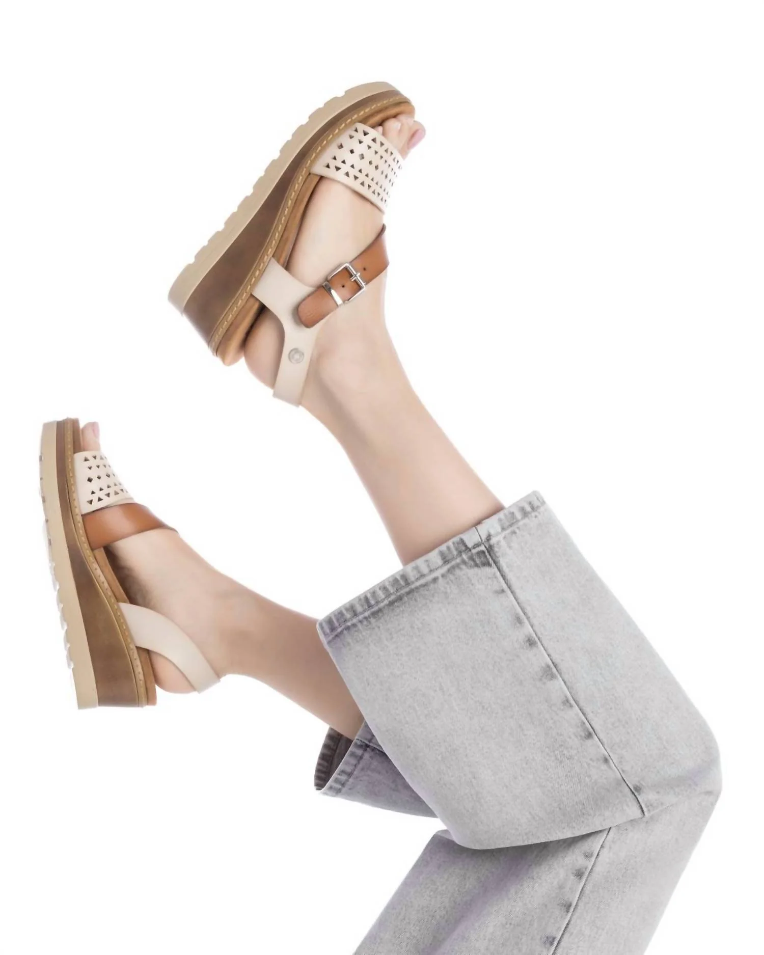 Women's Refresh Wedge Sandals In Ice Beige - Image 5