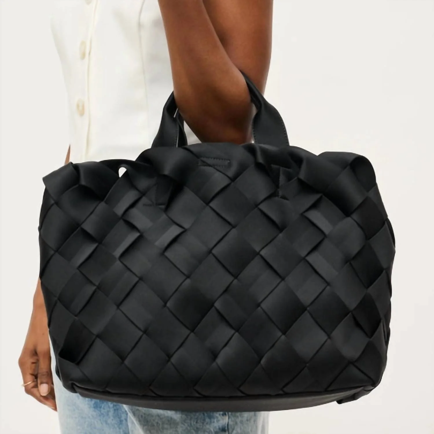 Women's Ruth Woven Neoprene Crossbody Tote In Black - Image 3