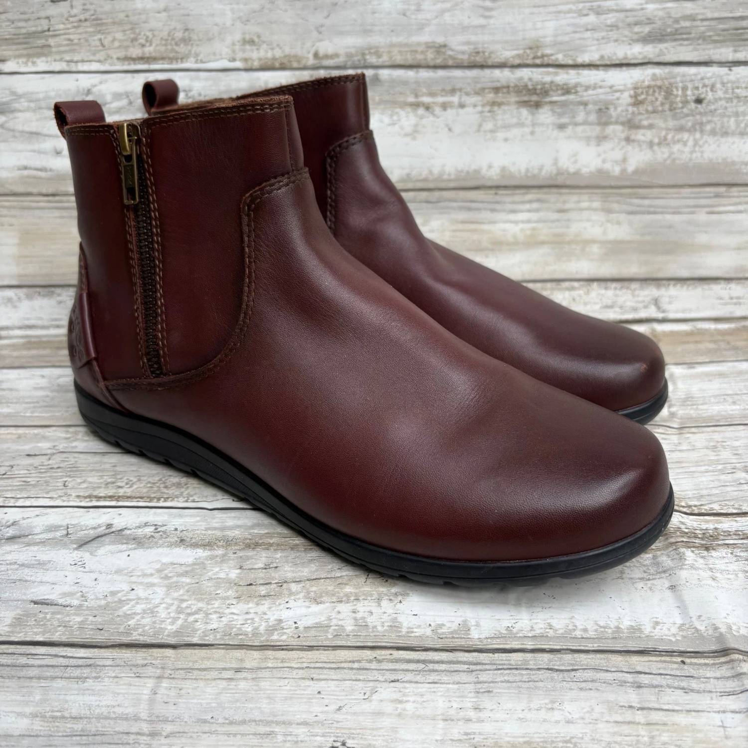 Women's Select Leather Ankle Bootie In Whiskey Brown