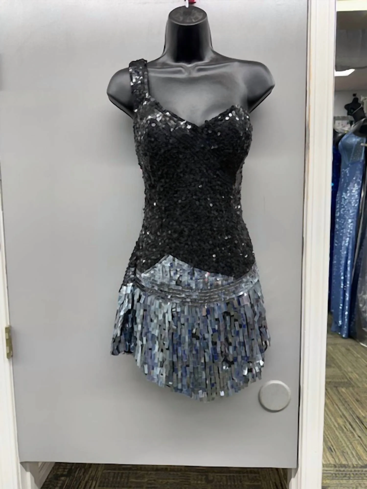Women's Sequined Dress In Black