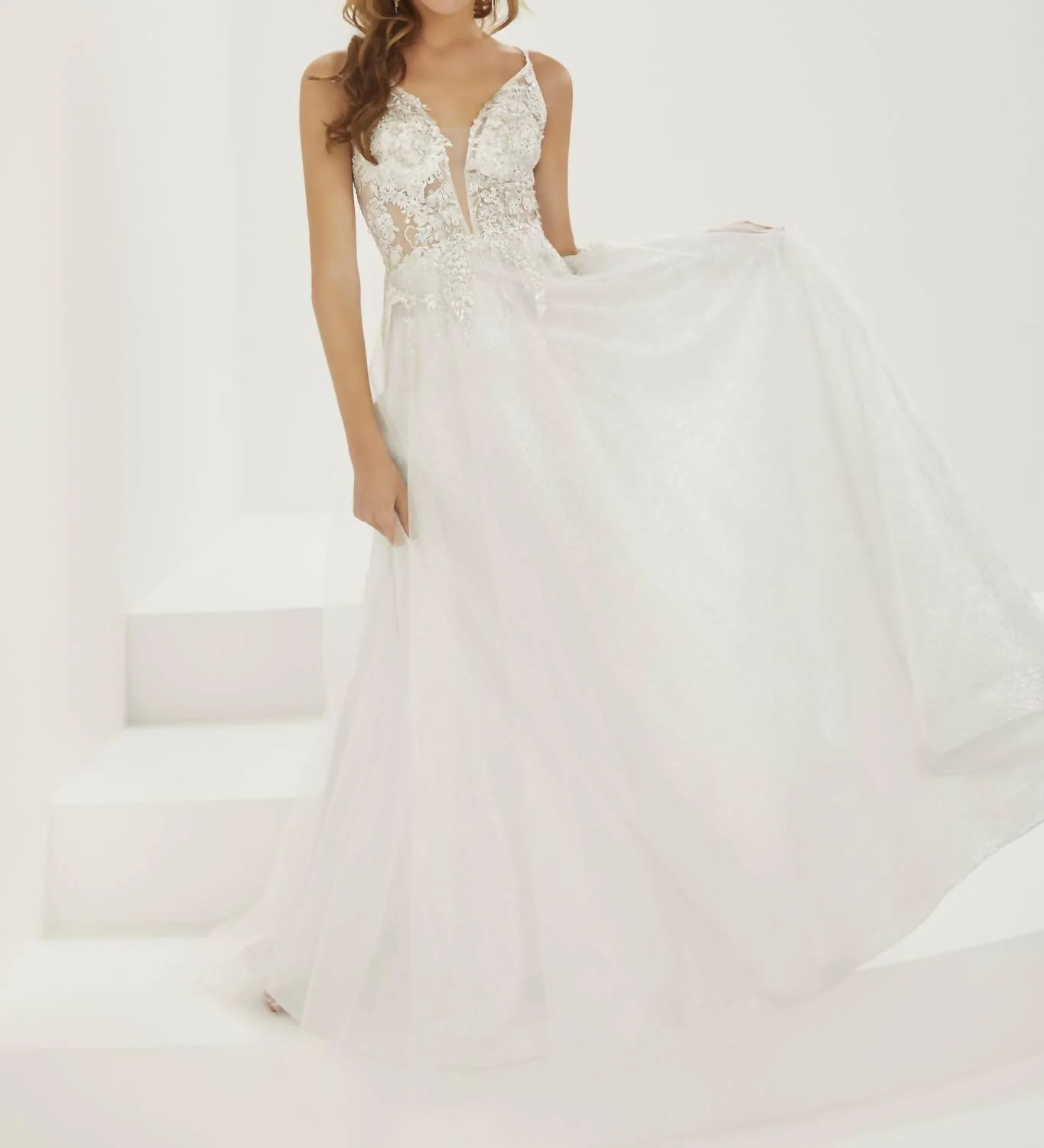 Women's Sleeveless Tulle Gown In Ivory