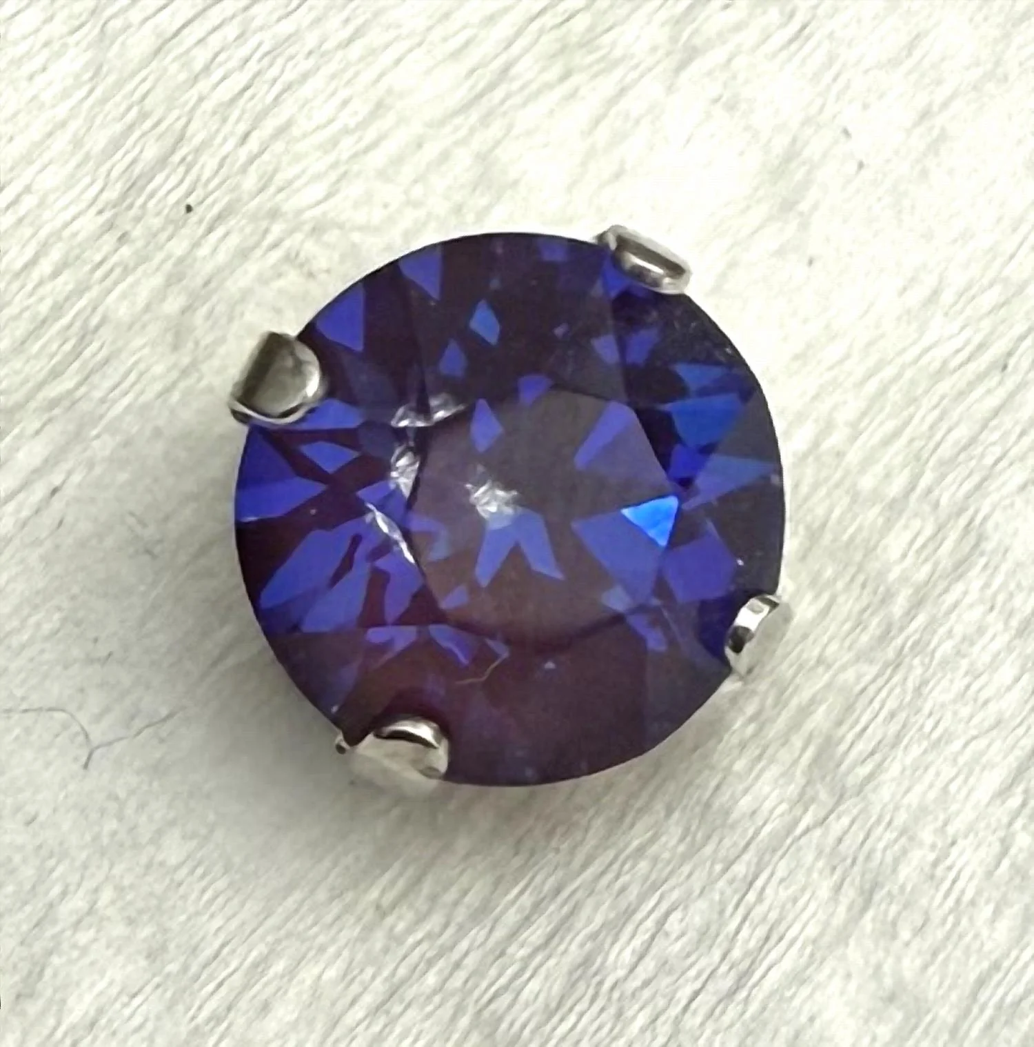 Women's Studs Earrings In Purple