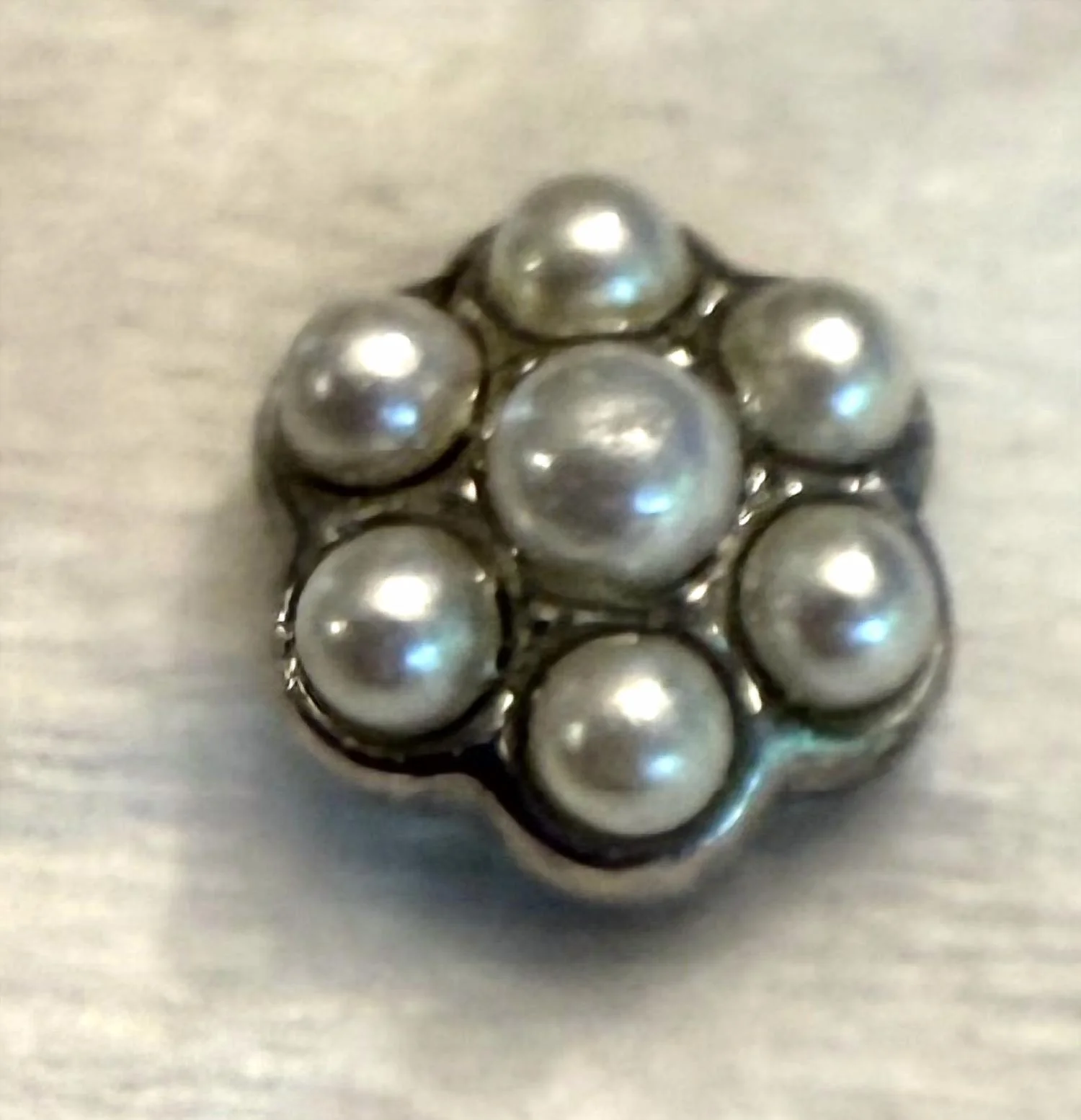 Women's Studs Earrings In Silver/ Pearl