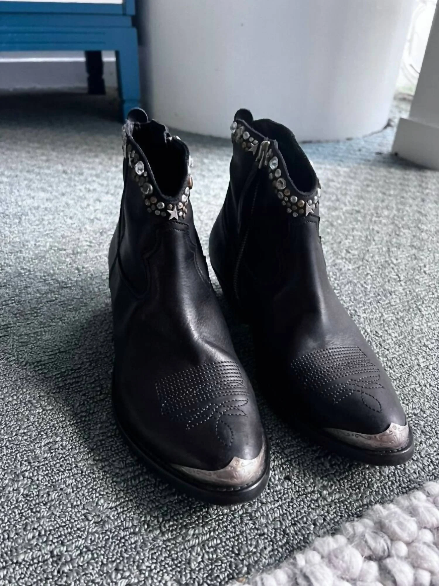 Women's Young Leather Western Ankle Boots In Black - Image 2
