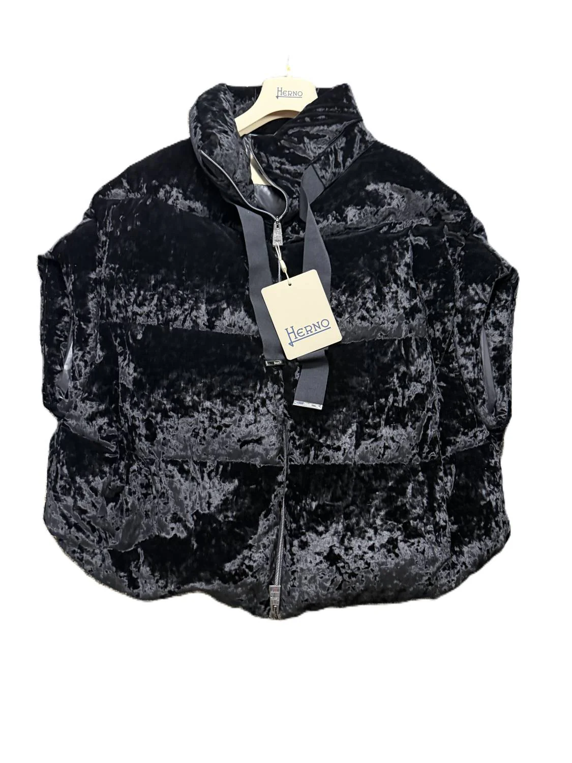 Women's Zip Up Puffer Vest In Black