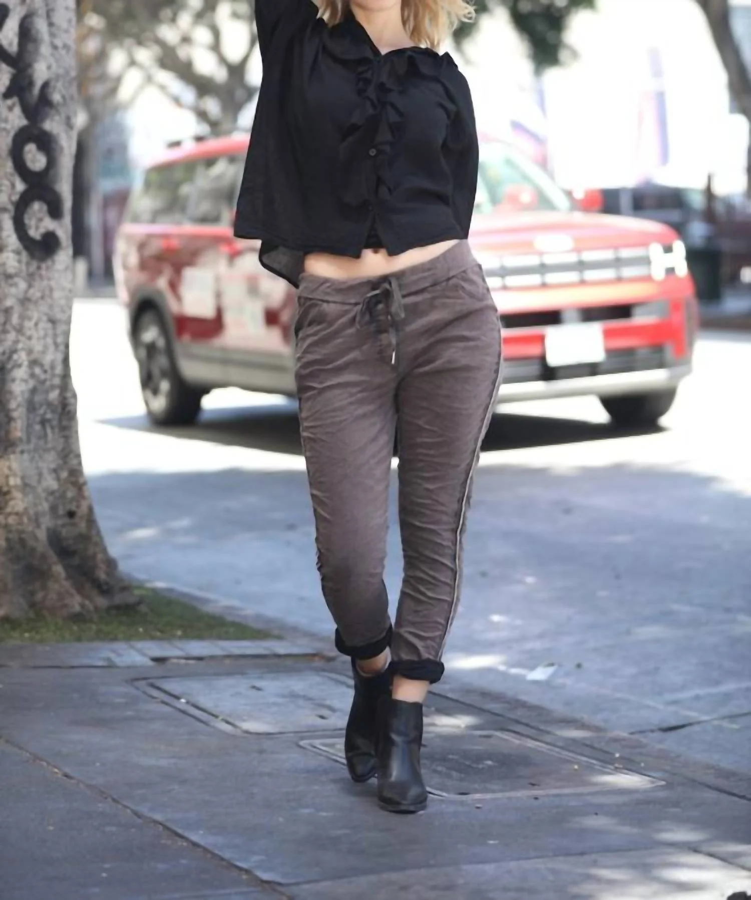 Wrinkled Skinny Pants In Grey - Image 2